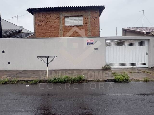 #677 - Casa para Venda em Cosmópolis - SP