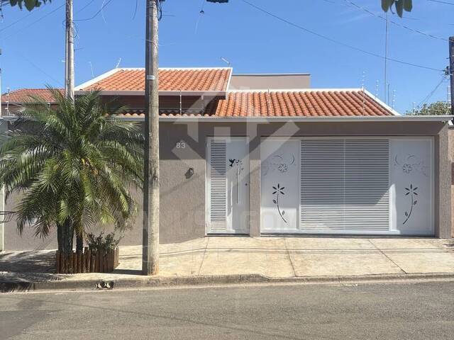 #1047 - Casa para Venda em Cosmópolis - SP