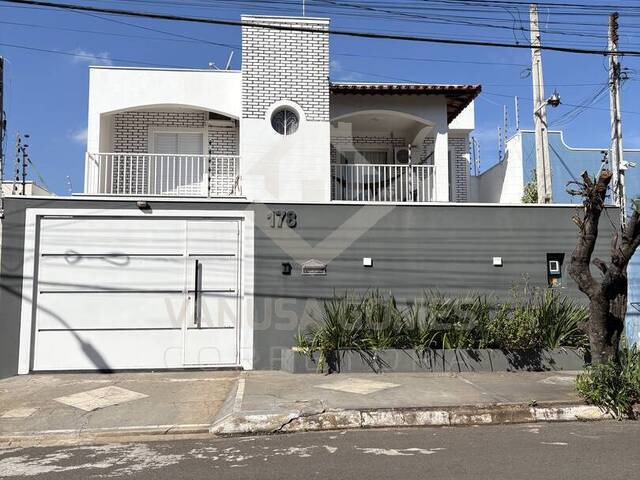 Casa para Venda em Cosmópolis - 2