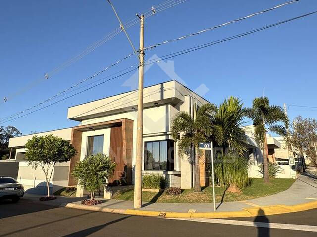 #1106 - Casa para Venda em Cosmópolis - SP