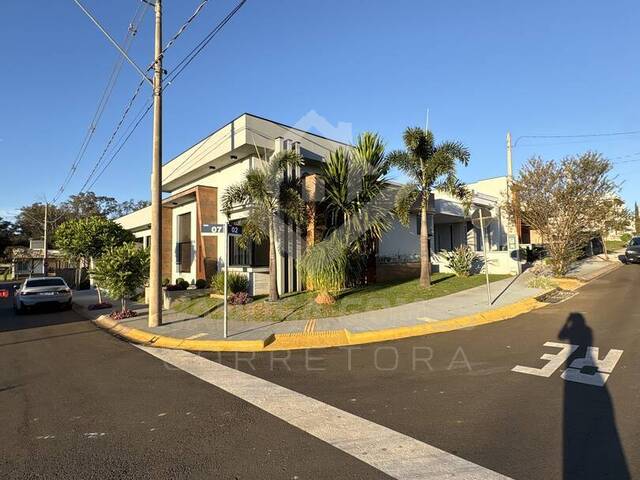 #1106 - Casa para Venda em Cosmópolis - SP